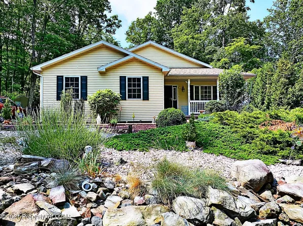 231 Snow Valley Dr, Drums, PA 18222