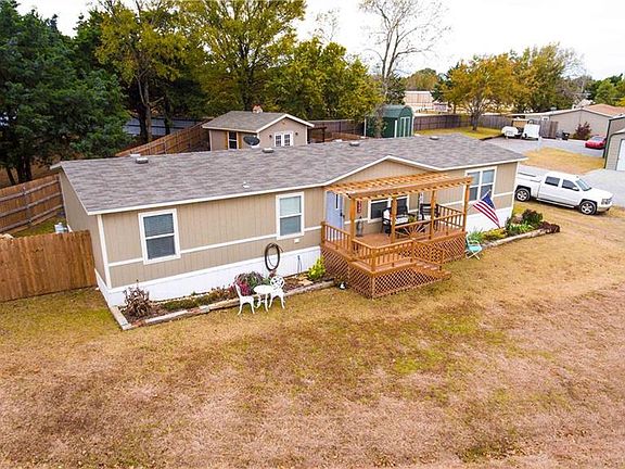 2nd image of 209 E Union Dr