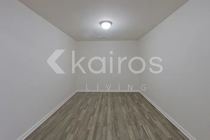 1190 Amberlight Cir — Photo 2