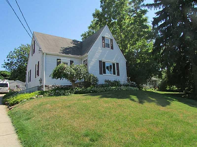 2nd image of 3637 Willow Rd