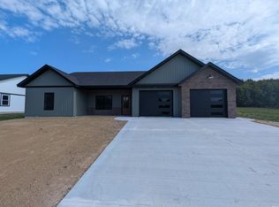 211 Poplar St, Loogootee, IN 47553