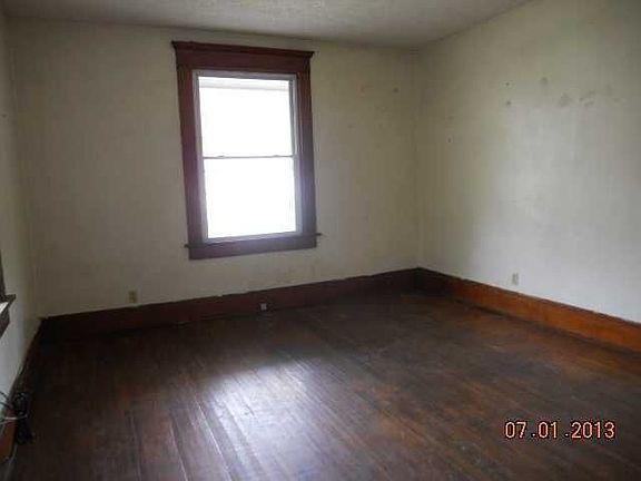 5th image of 207 S Mulberry St