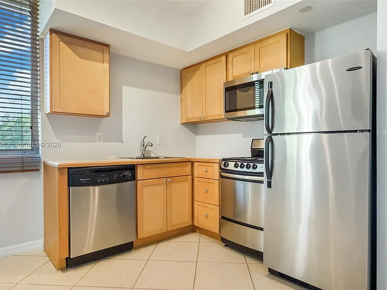 2630 SW 28th St #53 — Photo 5
