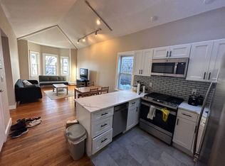 216 Columbia St #2E, Cambridge, MA 02139
