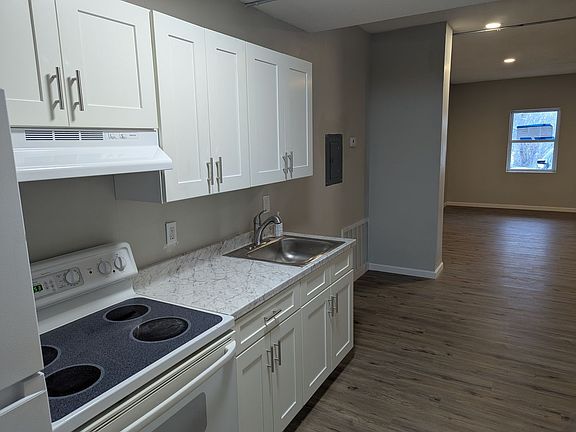 3rd image of 201 Sewanee St #104