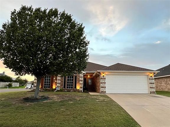 2nd image of 952 Thistle Meade Cir