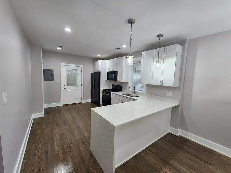5537 N Spaulding Ave #2 — Photo 8