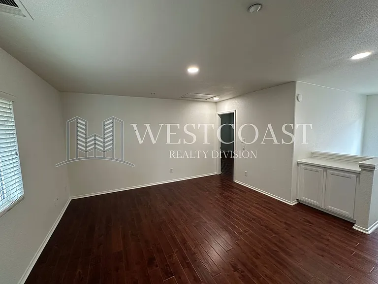 820 Silver Dr — Photo 7