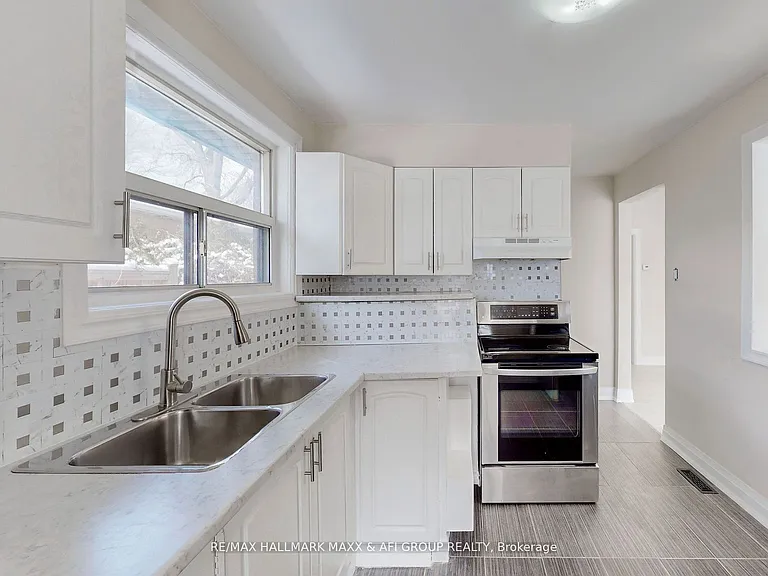 207 Septonne Ave #MAIN — Photo 12