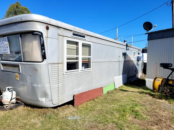 98 Newbury St Trailer 22A, Danvers, MA 01923