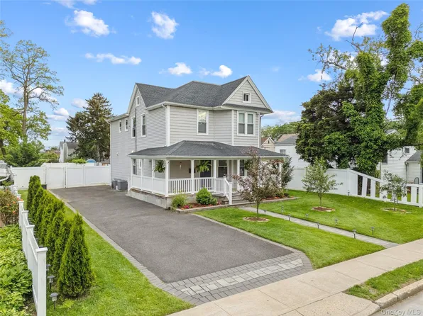 81 Pearsall Avenue, Freeport, NY 11520