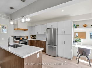 39 Ptarmigan Dr #5, Guelph, ON N1C 1E8