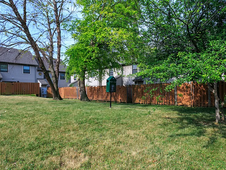 1100 E Ohio St — Photo 35