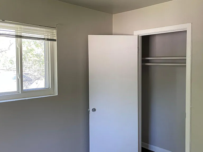 1096 Jolly Ave — Photo 12
