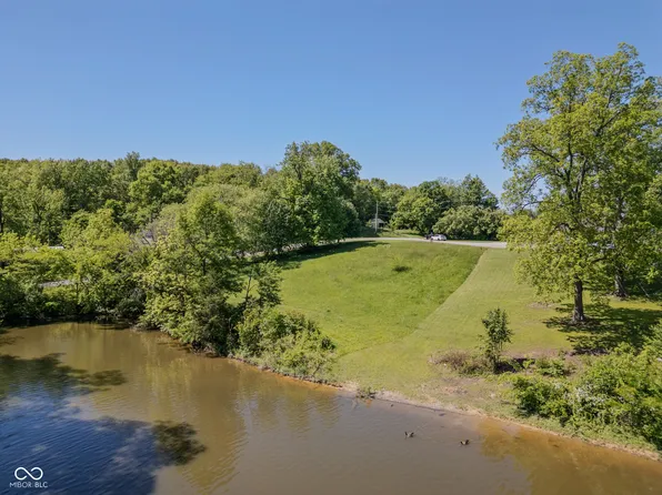3830 Dam Ct, North Vernon, IN 47265