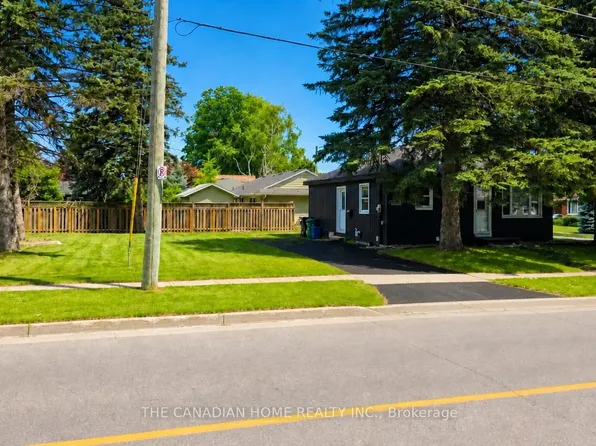 142 Winston Blvd, Cambridge, ON N3C 1L9