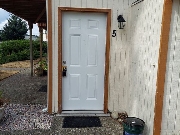 2nd image of 26253 Pennsylvania Ave NE APT 5