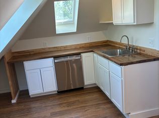 138 Crescent St APT 8, Waltham, MA 02453