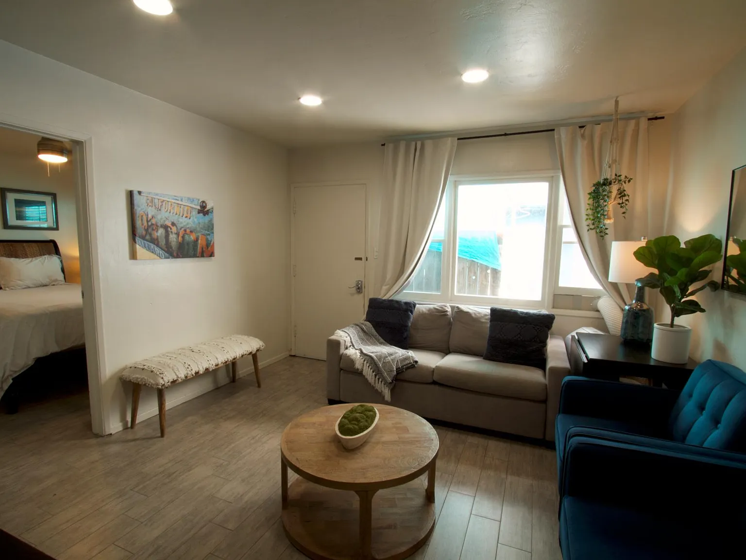 2 bed, 650 sqft, $3,495 — Photo 3