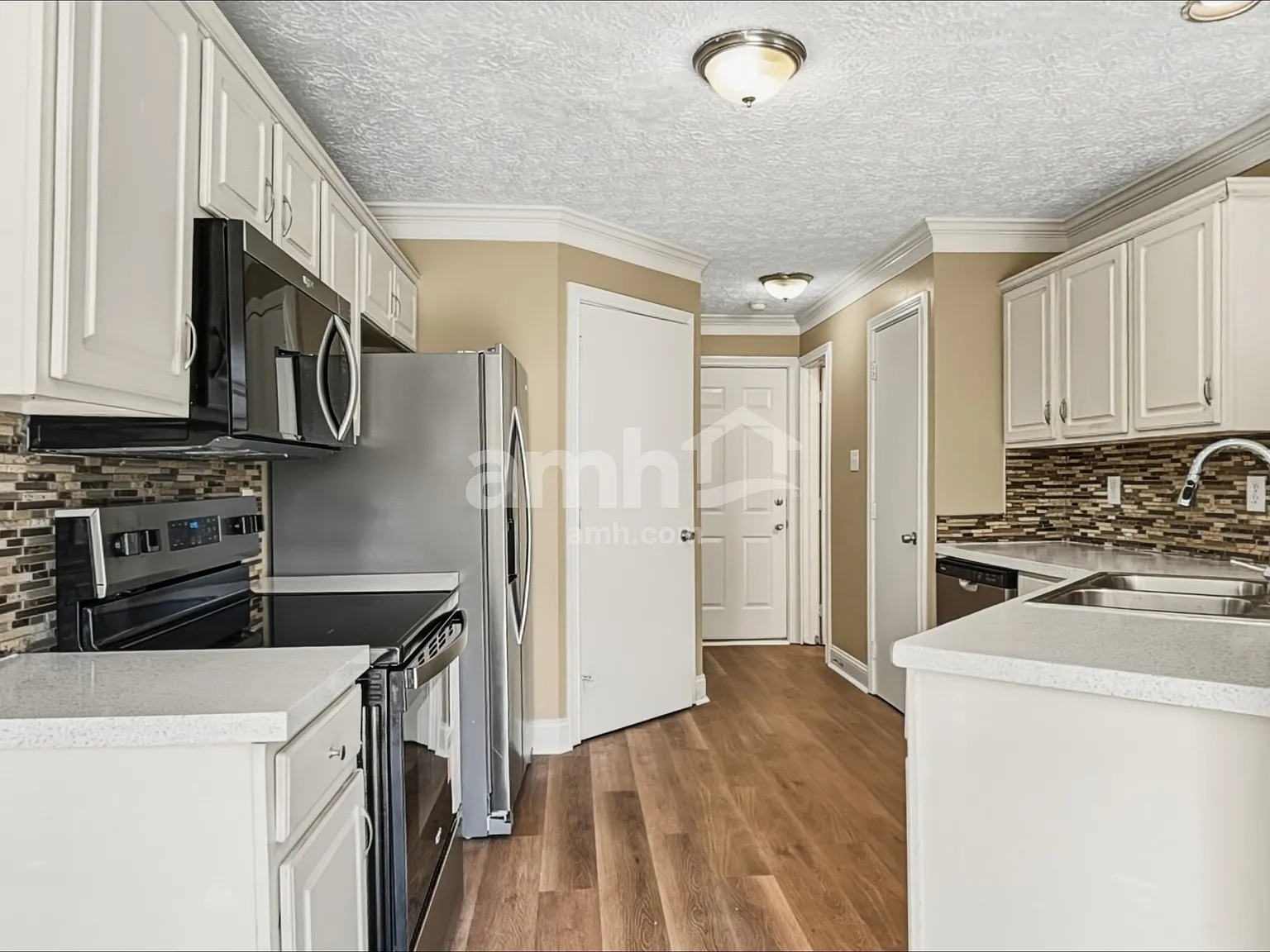 3 bed, 2.5 bath, 1309 sqft, $1,850 — Photo 4