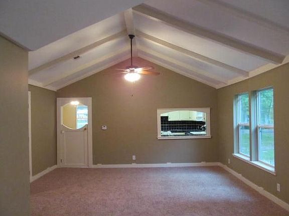 3rd image of 110 Dowdey Ln