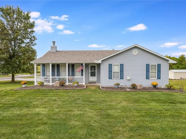 612 Elm St, Lathrop, MO 64465