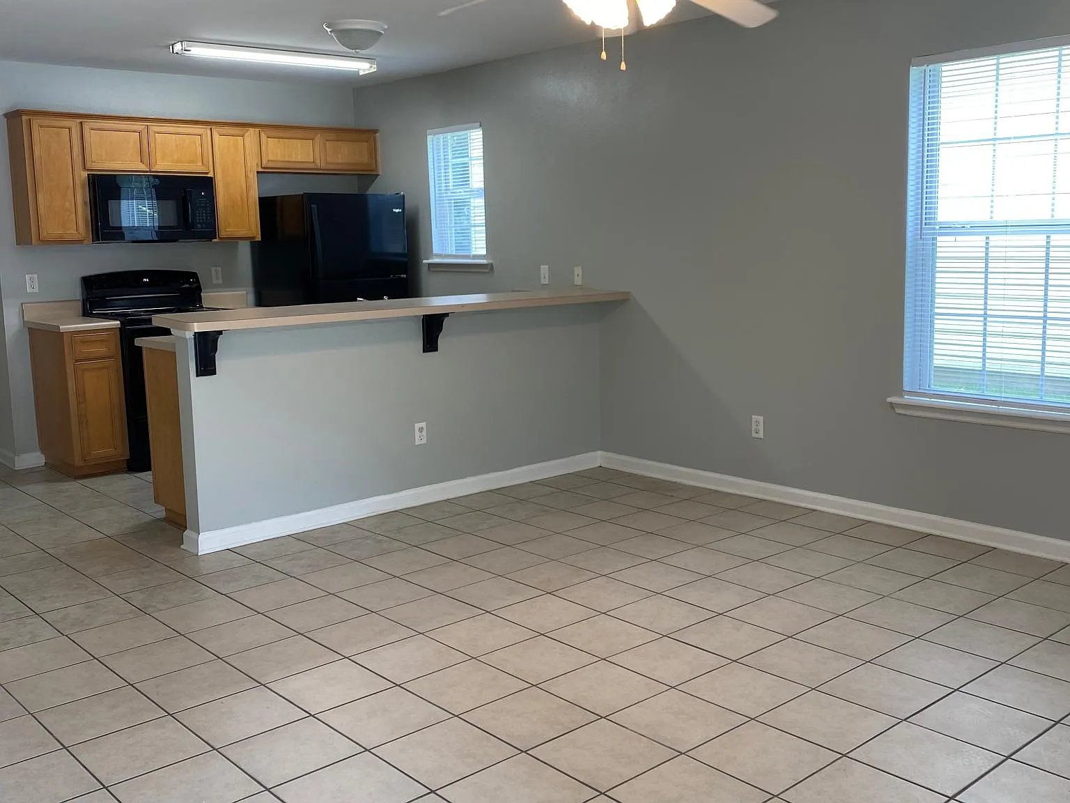 3 bed, 1280 sqft, $1,500 — Photo 1