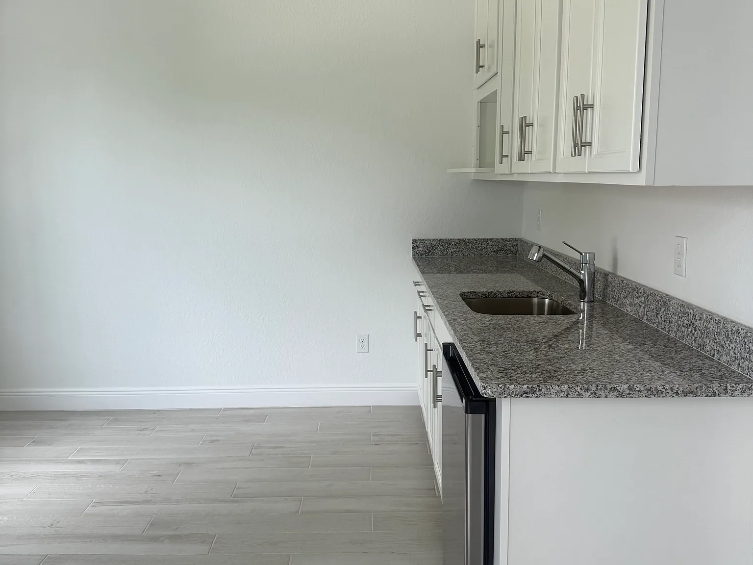 5295 NW Almond Ave — Photo 4