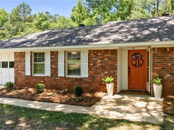 3116 Northgate Dr, Opelika, AL 36801