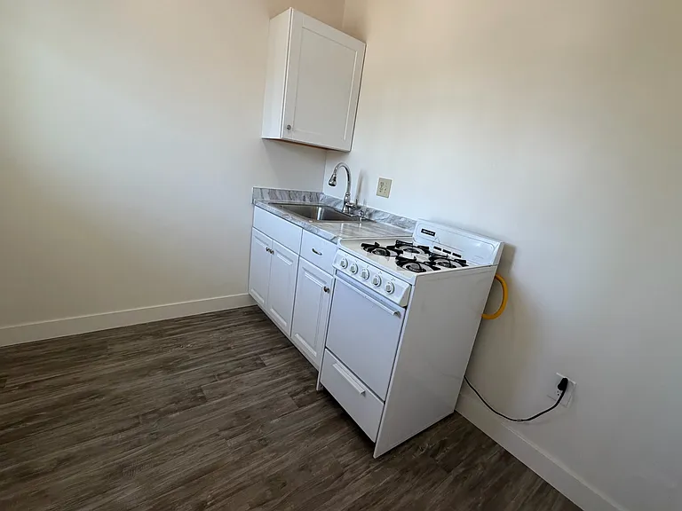 318 W Artesia St #6 — Photo 7