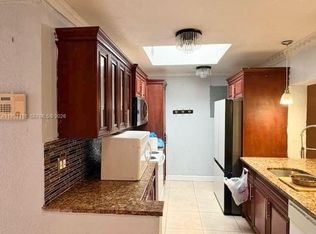 221 NW 40th St, Pompano Beach, FL 33064