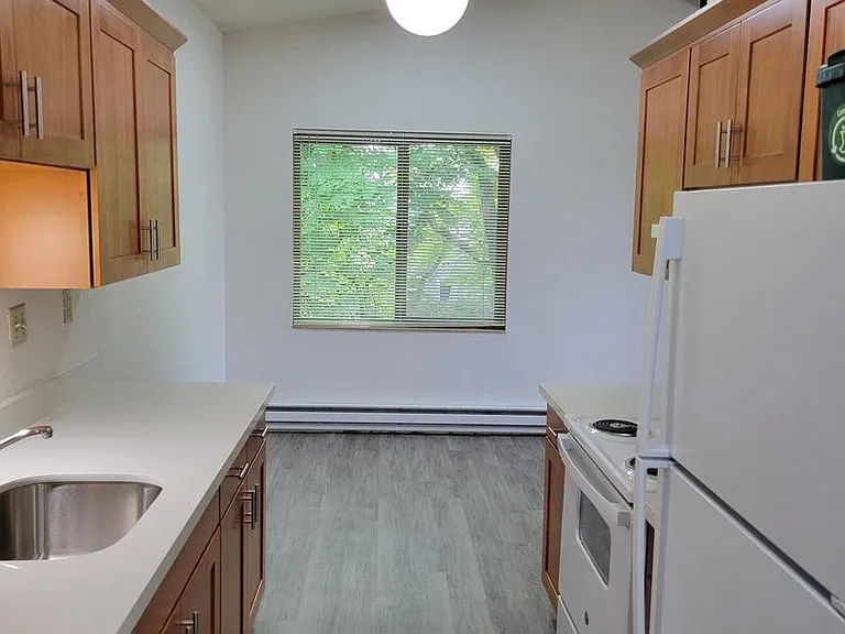 Tamarac Apartments — Photo 37