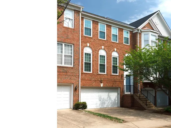 2959 Hunters Branch Rd, Fairfax, VA 22031