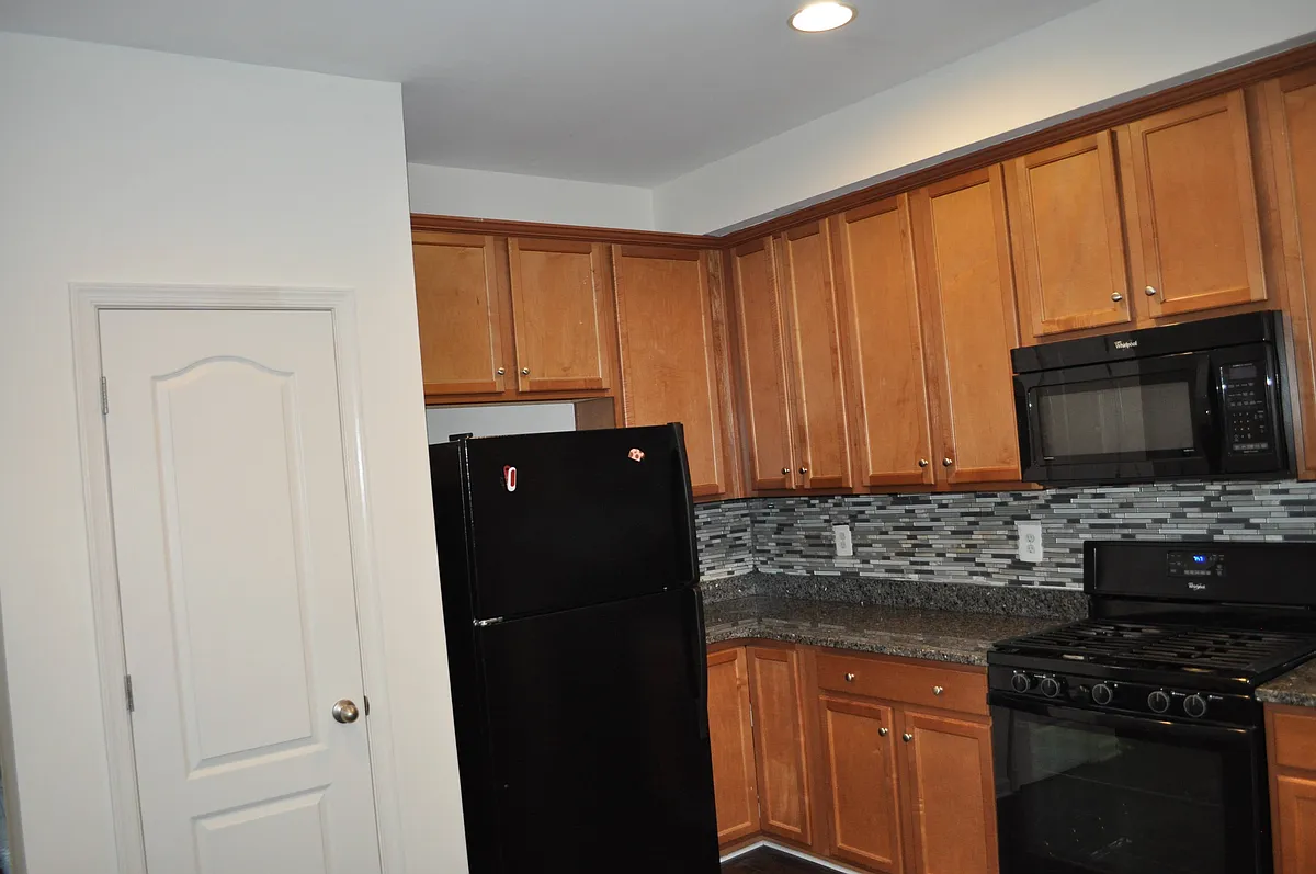 Building Photo - 104 Drayman Ln