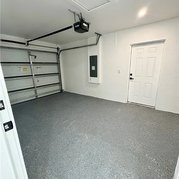 670 Chemstrand St E — Photo 33