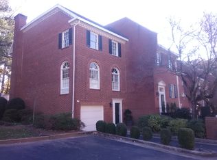 319 Jefferson Cir, Sandy Springs, GA