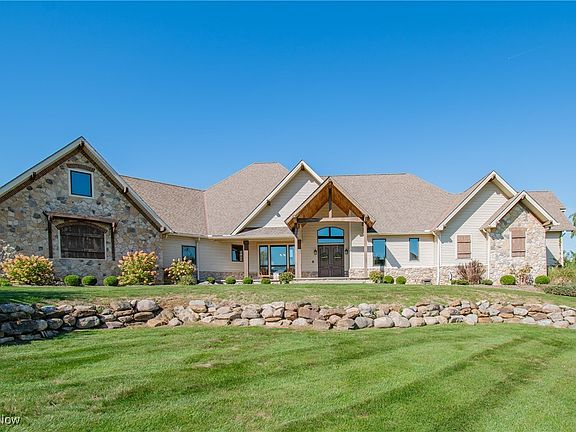 4th image of 775 Lang Farm Dr
