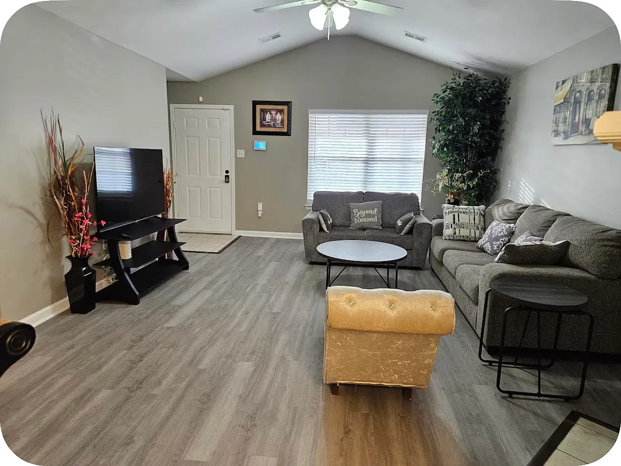 3 bed, 1380 sqft, $1,750 — Photo 1