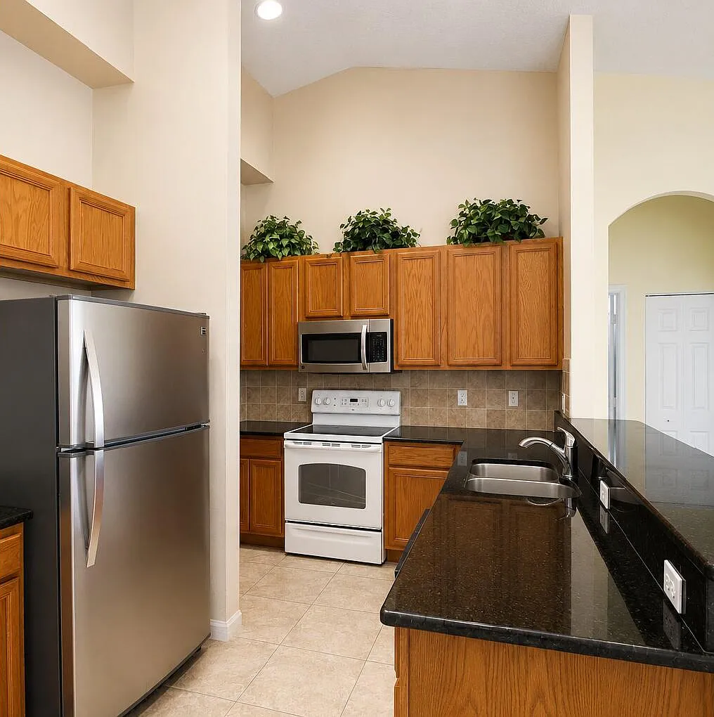 3 bed, 2.0 bath, 2008 sqft, $2,600 — Photo 3
