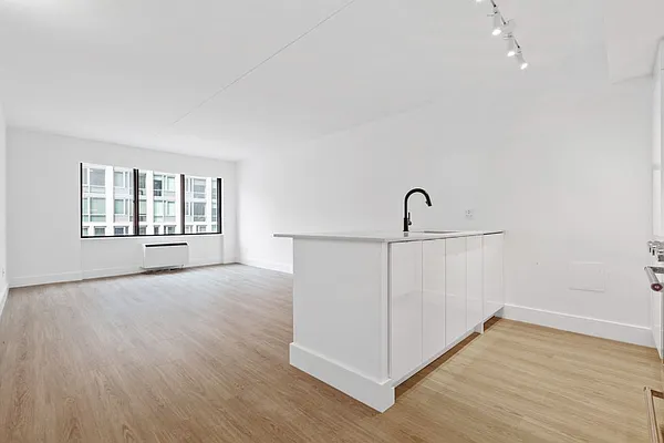 Rented by Greystar | media 12