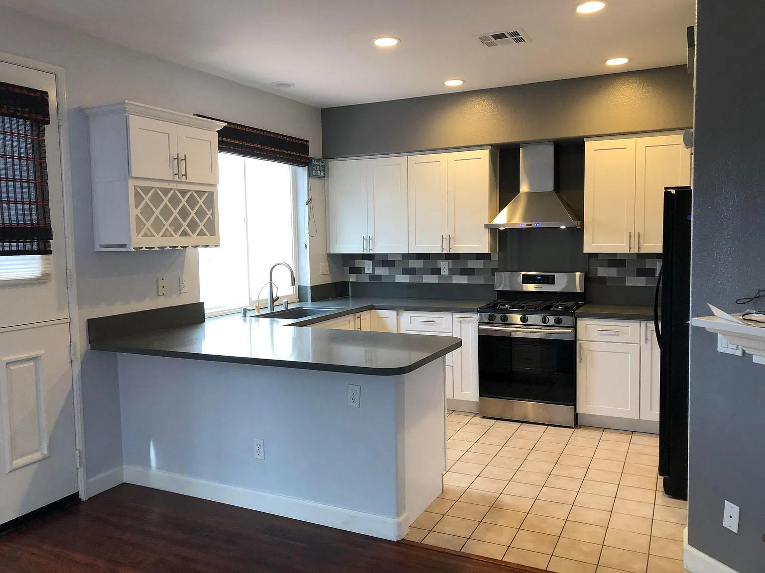 3 bed, 2.5 bath, 1630 sqft, $3,950 — Photo 1