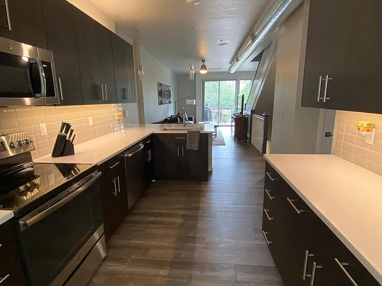 3550 N Prospect Ln — Photo 5