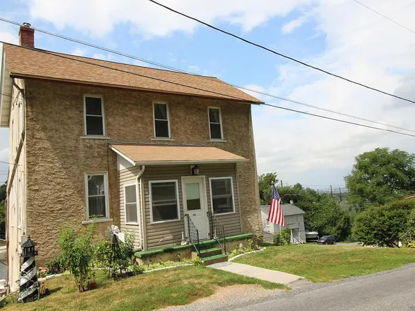 906 Chestnut St, Gap, PA 17527
