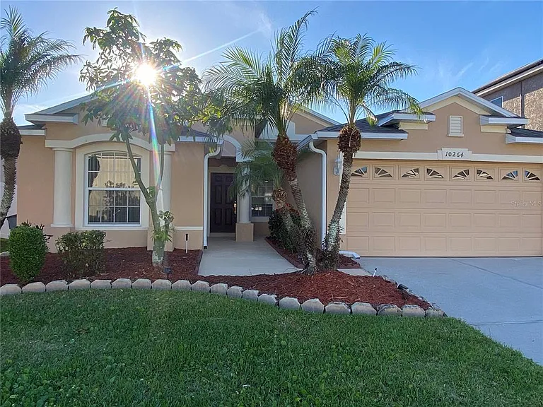 10264 Oak Crest Rd — Photo 2