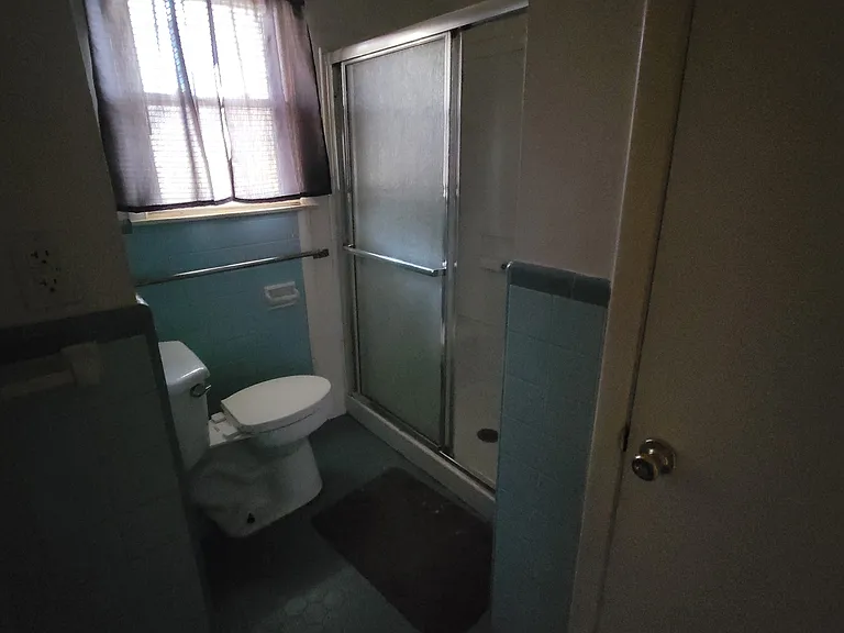 Main bathroom.