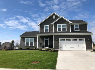 2 Middlebury Ln, Lancaster, NY 14086