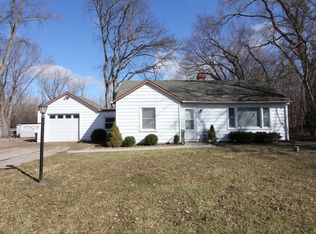 27909 N Converse Rd, Island Lake, IL 60042