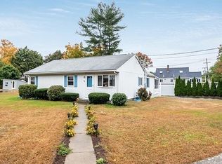 15 Riverside Ct, Norwood, MA 02062