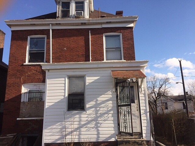 2nd image of 1329 Pointview St