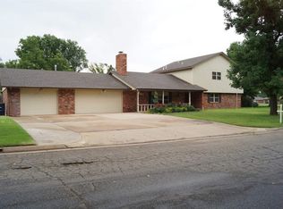 1301 Nottingham Rd, Enid, OK 73703